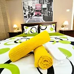 Urban Deluxe Loft *