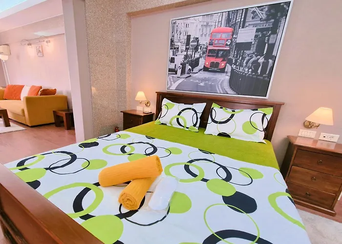 Urban Deluxe Loft *
